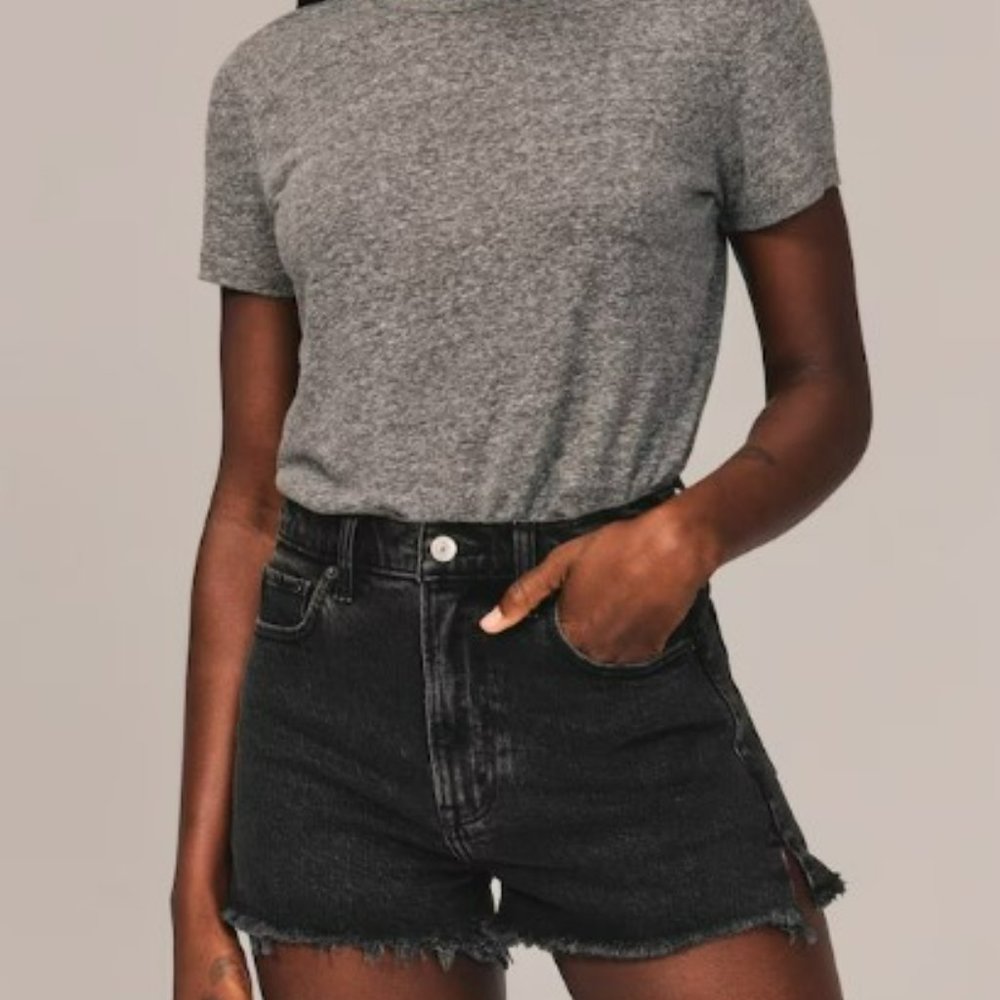 Abercrombie and Fitch High Rise Mom Short, Size 26 in Black